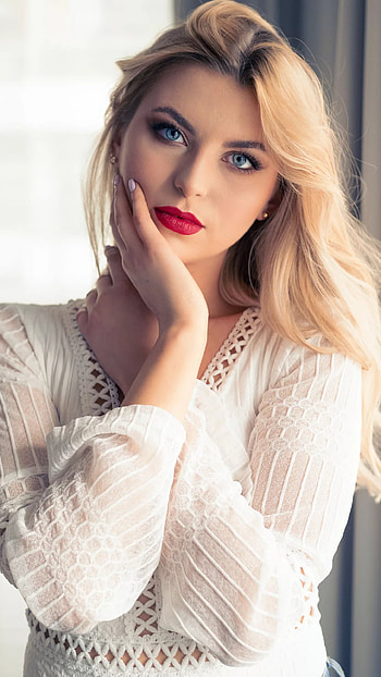 Thinking, amazing, beautiful, lip, beauty, blonde, red lips HD phone wallpaper