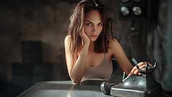 Brunette Girl Brown Eyes Looking Directly , brunette, girls, model HD wallpaper