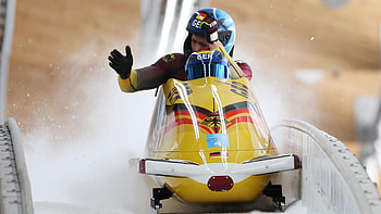Laura Nolte's dominance, German sliding power, 2 woman bobsleigh gold, Winter Olympics 2022 HD wallpaper