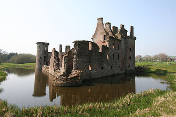Ruins of Caerlaverock Castle, Scotland, castle, scotland, moat, ruins HD wallpaper