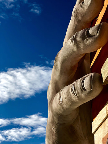 Sky, Hand, Miscellanea, Miscellaneous, Sculpture, Fingers HD phone wallpaper