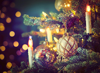 Christmas tree, bokeh, holiday, toys, spruce, branches, candles, balls, new year HD wallpaper