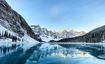 Moraine Lake, nature, reflections, forest, Canada HD wallpaper