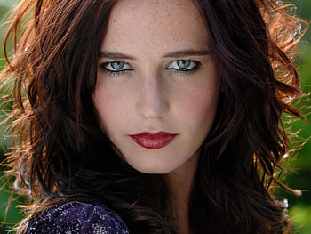 Eva Green's talent, Versatile actress, Enigmatic beauty, Cinematic presence HD wallpaper