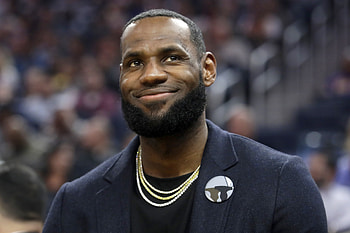 More Than a Game Documentary, LeBron James journey, Unbreakable friendship, Basketball legacy HD wallpaper