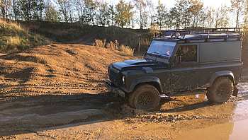 Land Rover off-road driving, Avalanche adventure, Thrilling experience, Adrenaline rush HD wallpaper