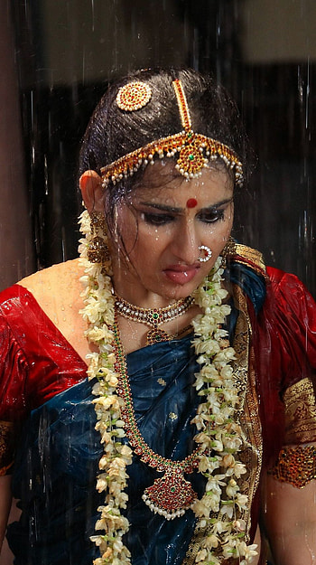 Archana Veda, telugu actress, saree lover HD phone wallpaper