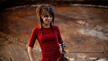 Lindsey Stirling, Captivating performer, Musical talent, Enchanting melodies HD wallpaper