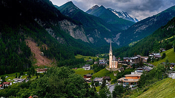 Heiligenblut at the Grossglockner Mountain, Austria, clouds, trees, landscape, sky, alps, church, houses, village HD wallpaper