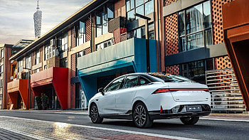 Street on Guangzhou, XPeng P5 sedan HD wallpaper