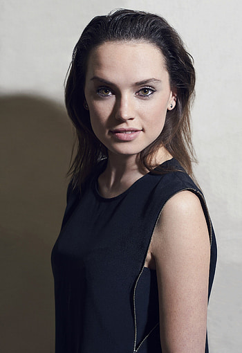 Daisy Ridley hot , Latest , Sensational beauty HD phone wallpaper
