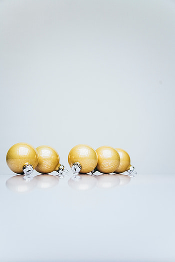 Holidays, New Year, Decorations, Christmas, Balls, Golden HD phone wallpaper