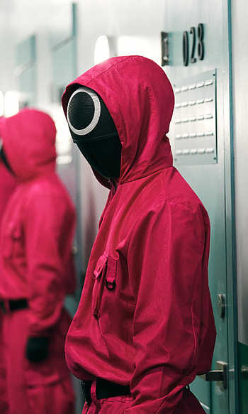 Masked Red Guard — Squid Game , TV Show, Squid Game HD phone wallpaper