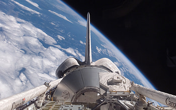 Shuttle Discovery, shuttle, space, discovery, earth HD wallpaper