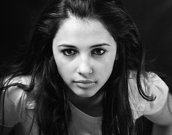 Naomi Scott, , Celebrity HQ, 2019 HD wallpaper