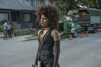 Zazie Beetz as Domino in Deadpool 2 movie, Sony Xperia X HD wallpaper