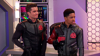 Lab Rats finale scene, Adam and Leo, Bree's mighty powers, Bionic adventure HD wallpaper