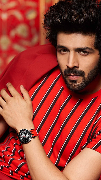 Kartik Aaryan, Red Background HD phone wallpaper