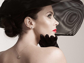 Big hat, style, fashion, side view, woman, black hat HD wallpaper