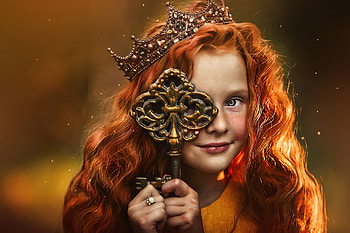 Little princess, crown, jewel, key, face, girl, redhead, child, copil, princess HD wallpaper