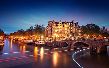 Amsterdam city night, Neon lights, Urban atmosphere, Nighttime scene HD wallpaper
