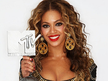 Beyonce, dancer, entertainment, singer, people, dress, beyonce knowles, celebrity, music, songwriter HD wallpaper