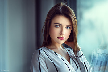 Looking straight, beautiful, blue eyes, woman HD wallpaper