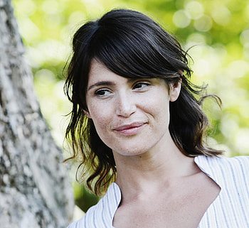 Smile, beautiful, Gemma Arterton, actress HD wallpaper