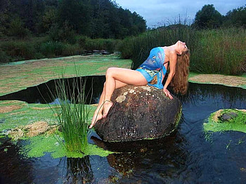 Portrait of narcissism, posed blue dress, adoration, woman, rock, pond HD wallpaper