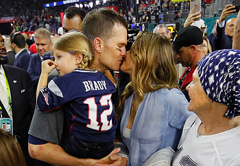 Gisele Bundchen, Anti-Trump views, Social media activism, Super Bowl HD wallpaper