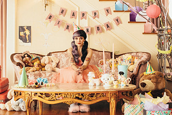 Melanie Martinez, Music artist, Reality TV contestant, Popstar HD wallpaper