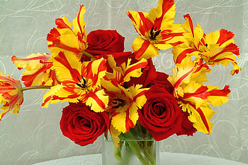 Bold spring, roses, yellow, green, red, lilies, orange HD wallpaper