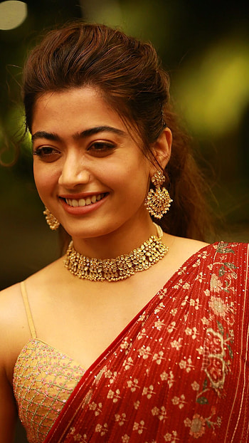 Rashmika mandanna, telugu actress, model, saree beauty HD phone wallpaper