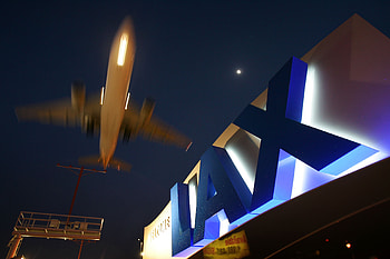 Feds seek public's help, Jet pack flying, 3, 000 feet, Near LAX HD wallpaper