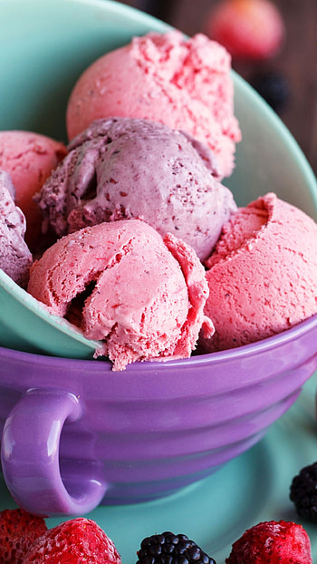 Ice cream , Sweet indulgence, Tempting treat, Sensational flavors HD phone wallpaper