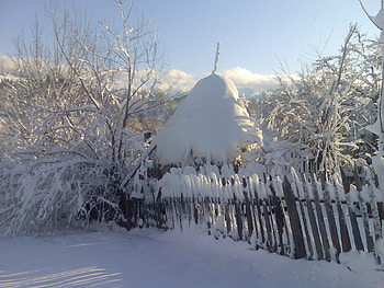 Beautiful winter day, winter, blue sky, sun, snow HD wallpaper