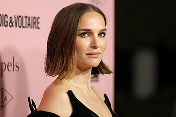 Natalie Portman, Thor: Love and Thunder, Mighty Thor, Stunning HD wallpaper