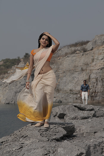 samantha naga Chaitany, people_in_nature, sky, blue, yellow HD phone wallpaper