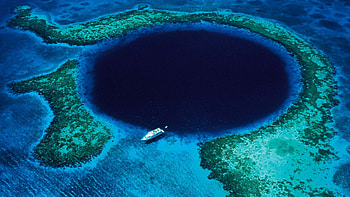 Alternative Caribbean, Blue Hole experience, Into the Blue, Ocean escapism HD wallpaper