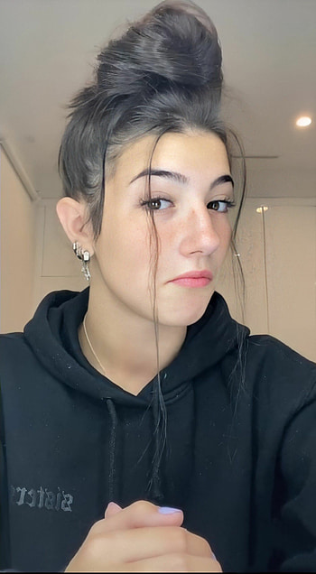 Charli DAmelio, Rare , Unseen moments, Exclusive HD phone wallpaper