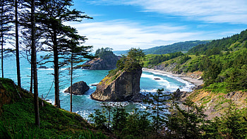 The Samuel H Boardman Scenic Corridor on the south coast of Oregon, rocks, sea, landscape, trees, clouds, sky, usa HD wallpaper