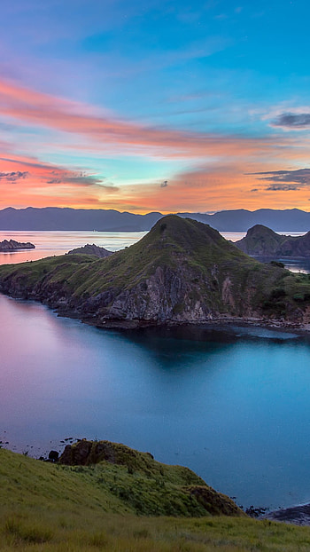 Komodo Island, Padar Island sunset, Labuan Bajo, Indonesia HD phone wallpaper
