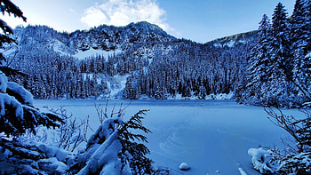 Winter morning at Annette Lake near Snoqualmie Pass, Washington, ice, snow, clouds, trees, sky, mountains, usa HD wallpaper