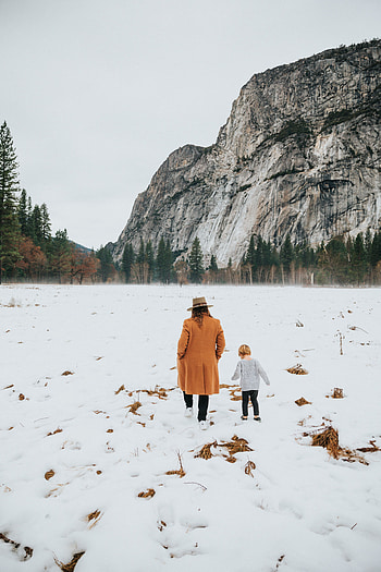 People, Winter, Nature, Snow, Mountain, Miscellanea, Miscellaneous, Stroll HD phone wallpaper