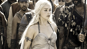 Emilia Clarke as Daenerys Targaryen HD wallpaper