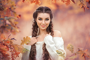 autumn portrait, smile, girl, shoulders, leaves, oak, branches, autumn, sweater, look, braids HD wallpaper