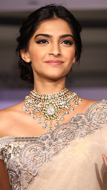Sonam Kapoor, Beautiful Sonam Kapoor HD phone wallpaper