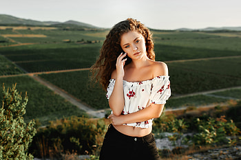 Curly Hairs Depth Of Field , girls, model, depth-of-field HD wallpaper