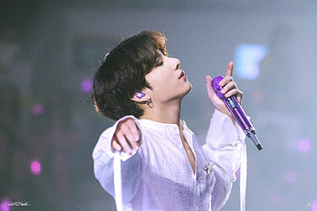 BTS Jungkook, Laptop , background HD wallpaper