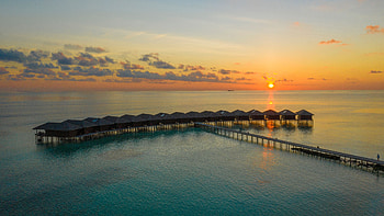Nature, Sunset, Sun, Pier, Ocean, Bungalow, Beach Vacation, Beach Holidays HD wallpaper